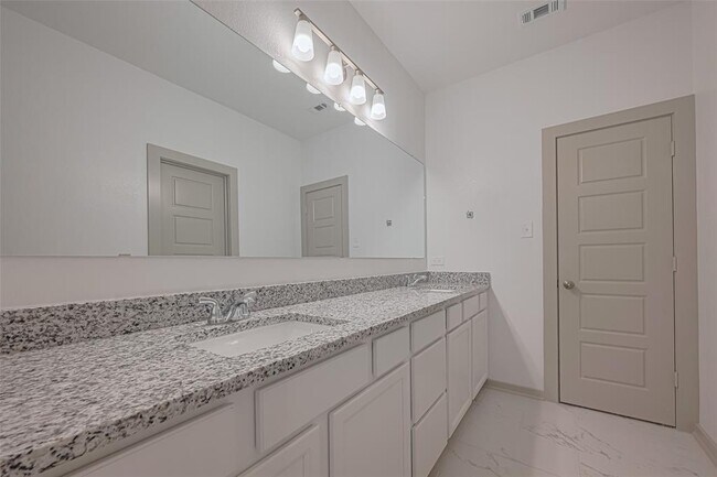 Building Photo - 11622 Twain Dr