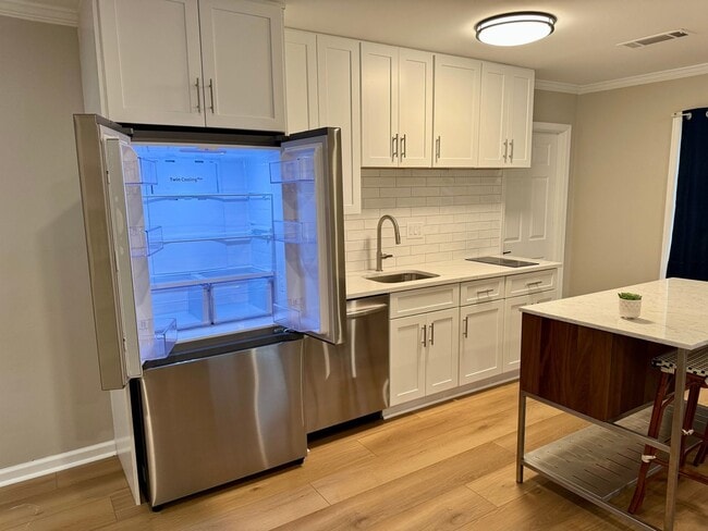 Building Photo - Charming 2BR House in Atlanta/ East Point