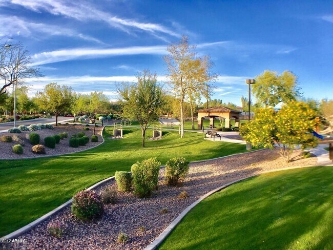 Building Photo - Exquisite Chandler 4 bed 3 bath home with Community Pool!!