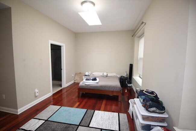 Building Photo - 20 McTernan St