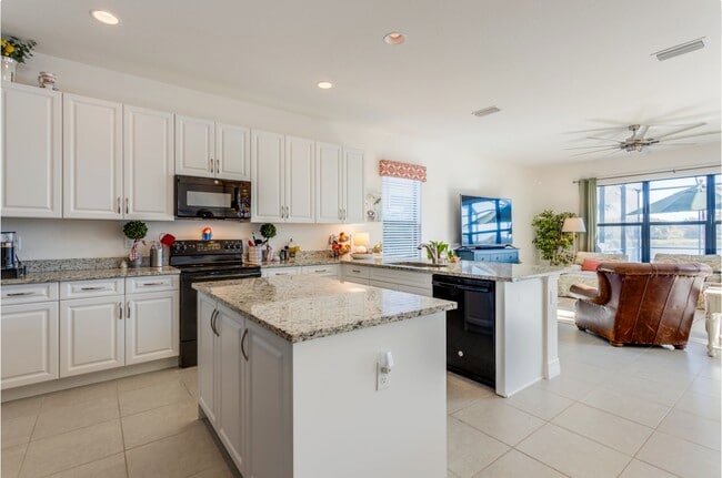 Building Photo - 13755 Luna Dr