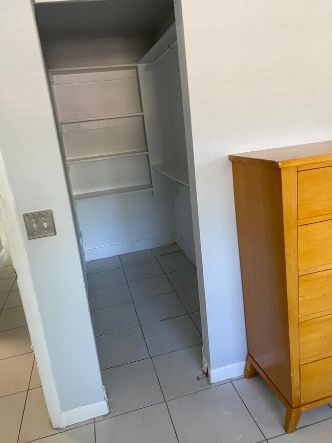 Building Photo - 1195 NW 16th Ave