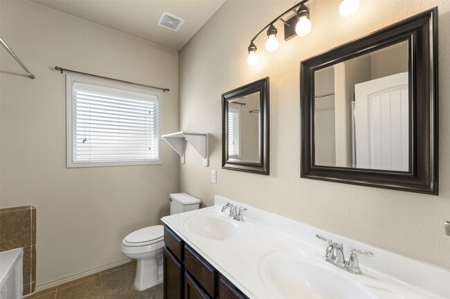 Building Photo - 19735 Crossfalls Ln