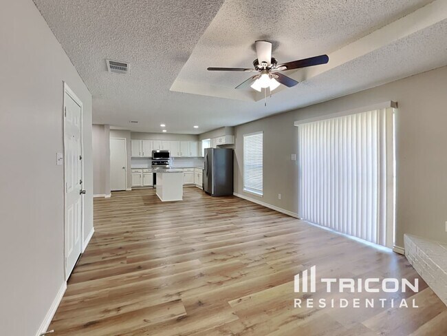 Building Photo - 6414 Willow Springs Dr