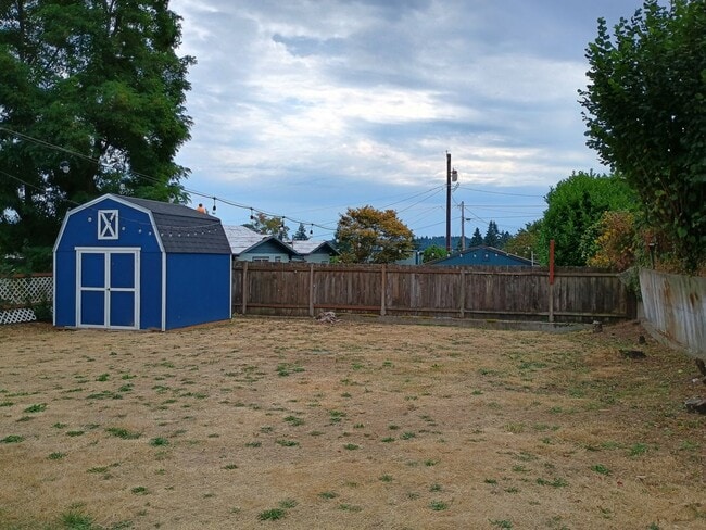 Building Photo - Charming Bremerton Home with Convenient Location