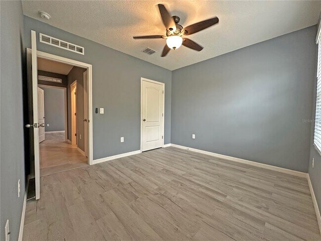 Building Photo - 907 Big Bend Ave