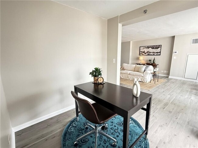 Building Photo - 620 Peachtree St NE