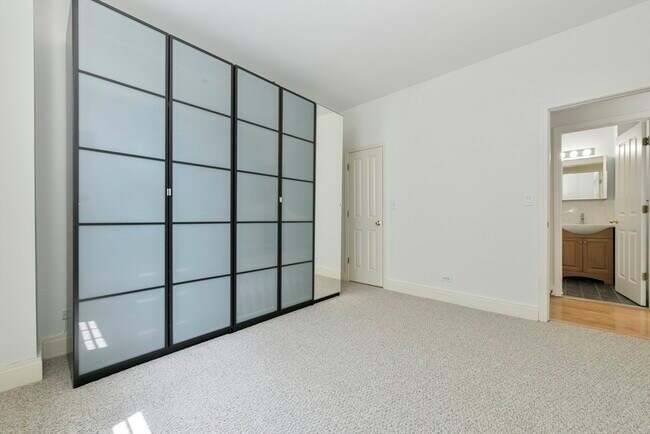 Building Photo - 534 Beacon St