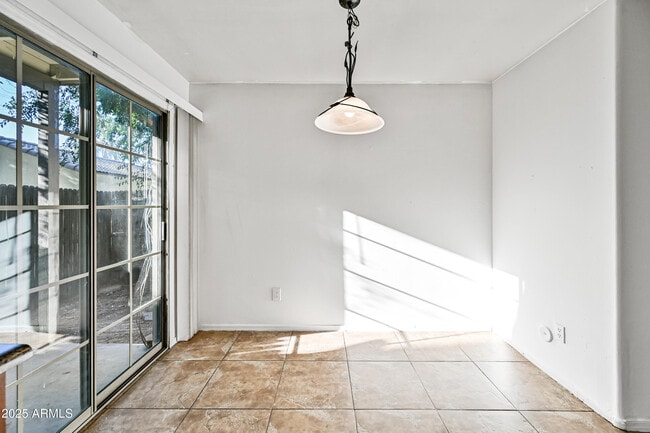 Building Photo - 2243 W Morten Ave