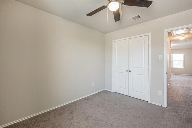 Building Photo - 108 Comet Dr