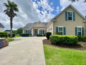 Building Photo - Spacious Four Bedroom Home w/ Oversized Fe...
