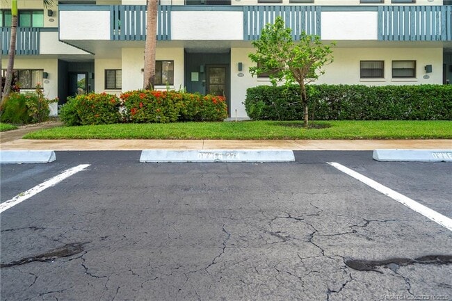 Building Photo - 175 SE St Lucie Blvd