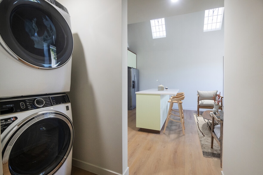 Building Photo - 4519 Finley Ave