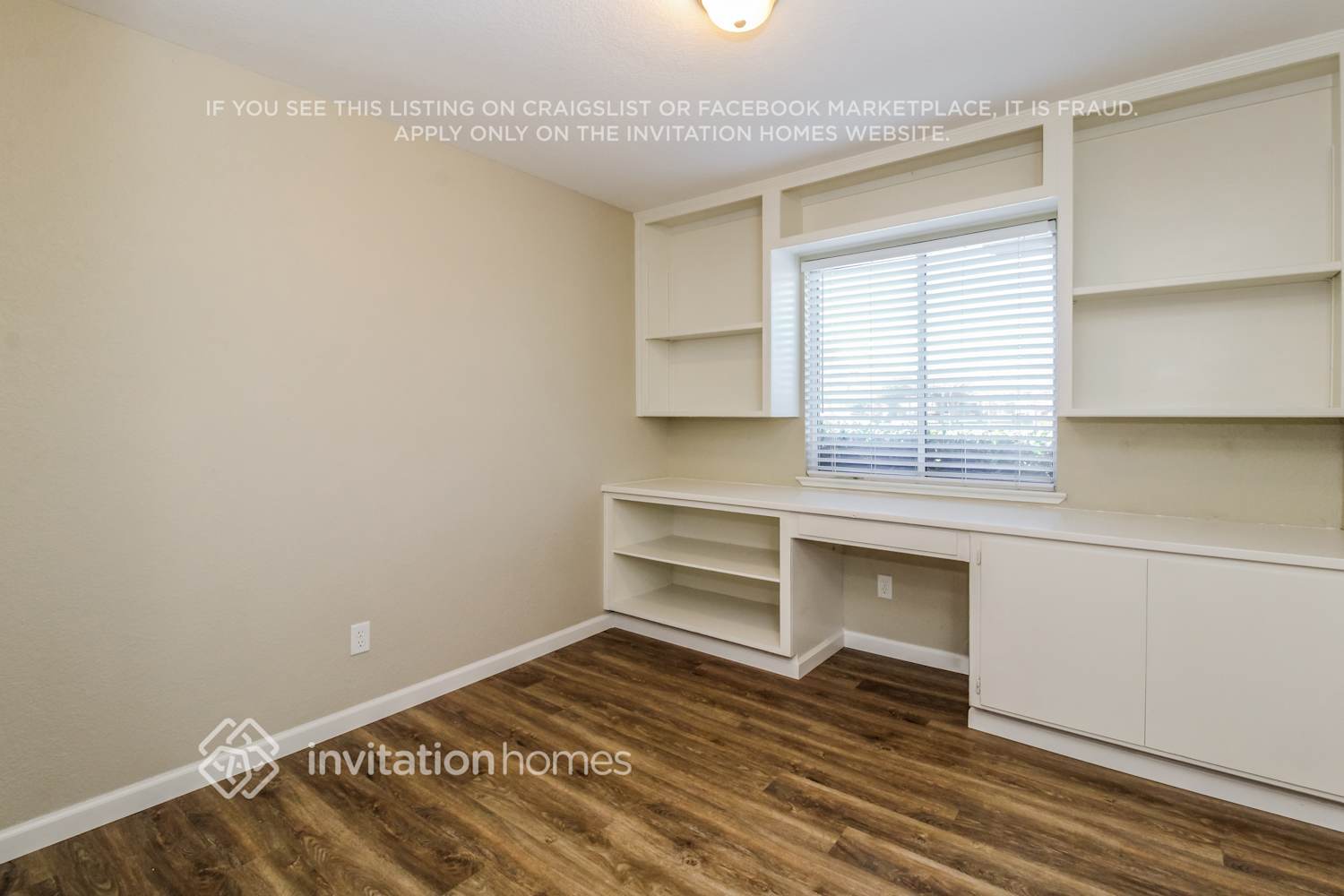 Building Photo - 702 Canyon Creek Way