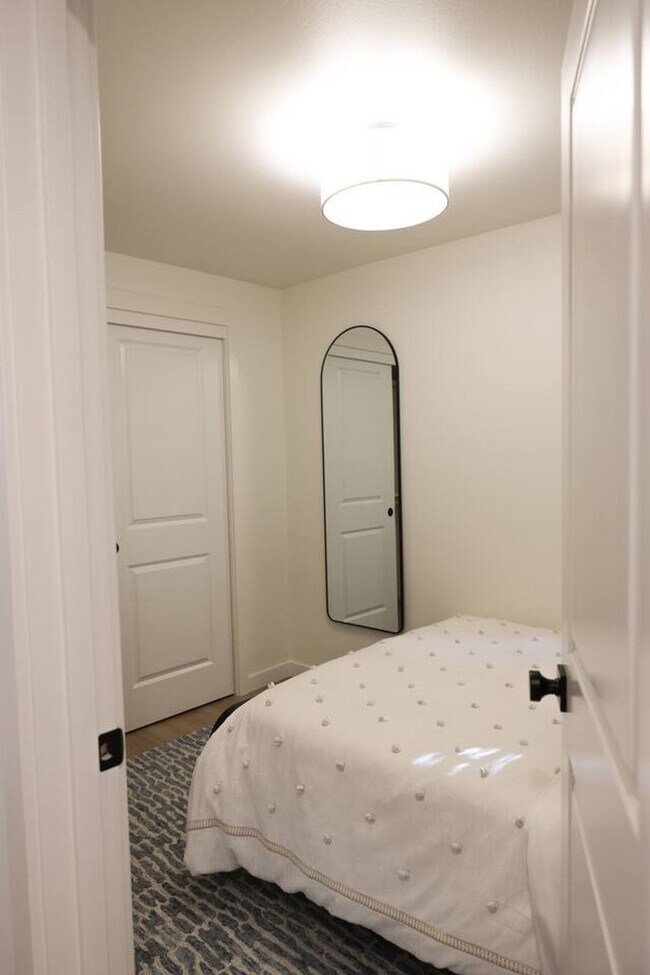 Building Photo - 3921 I St