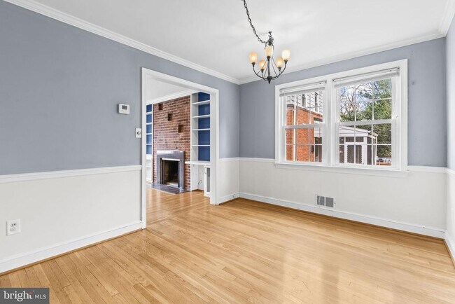 Building Photo - 4 E Franklin Ave