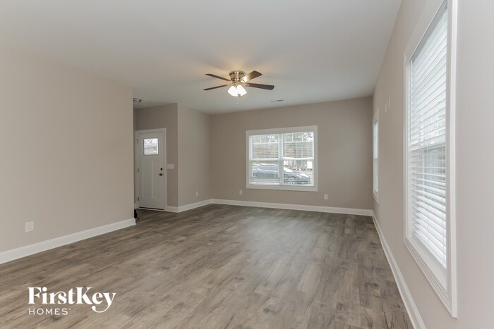 Building Photo - 1401 Living Wy