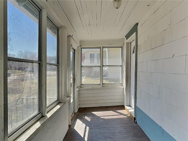 Building Photo - 4042 Clinton Ave