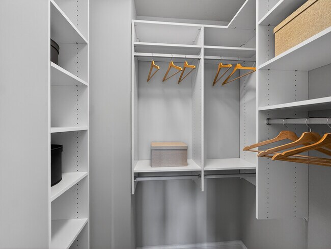 Building Photo - 61 W Hubbard St