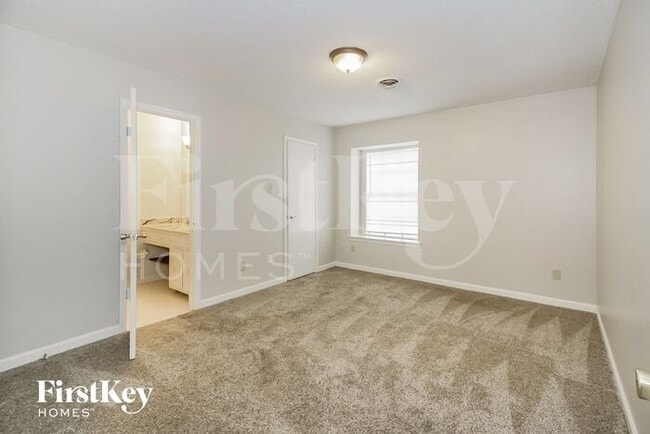 Building Photo - 6861 Valley Park Dr