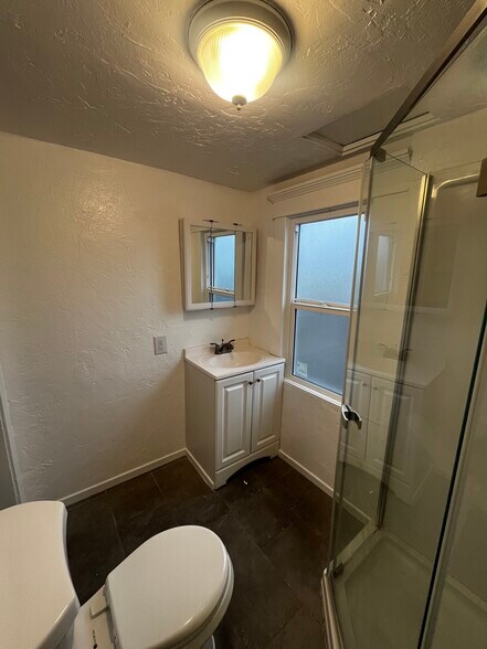 Building Photo - 201 E Eagle St