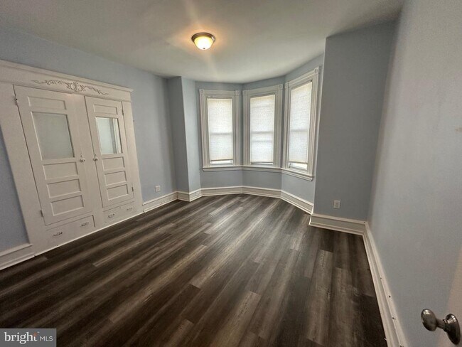 Building Photo - 401 Righter St