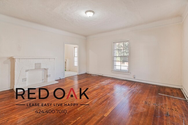 Primary Photo - ~1 Month FREE~ Vintage Inspired Two Story ...
