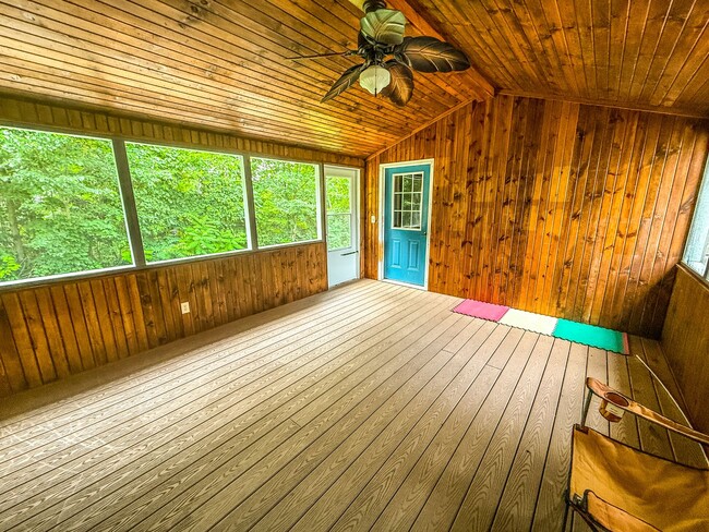 Building Photo - 4BD 2.5 BA Home with Acreage in Tippecanoe