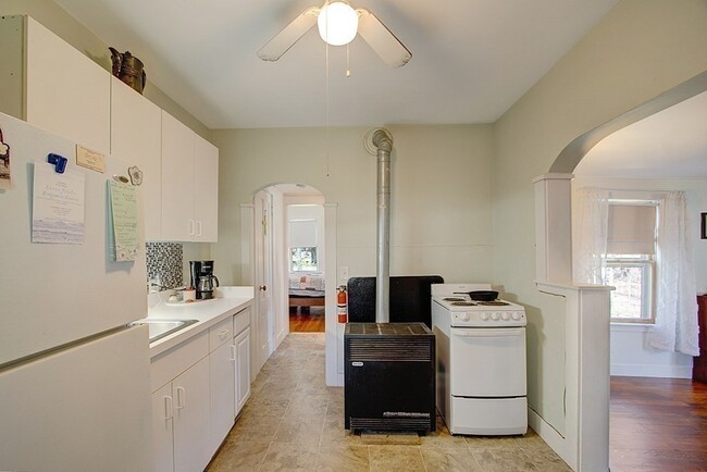 Building Photo - 367 Whalom Rd