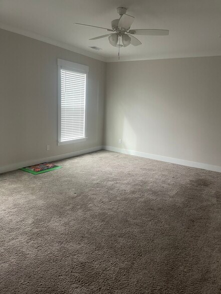 Building Photo - 143 Westfield Dr