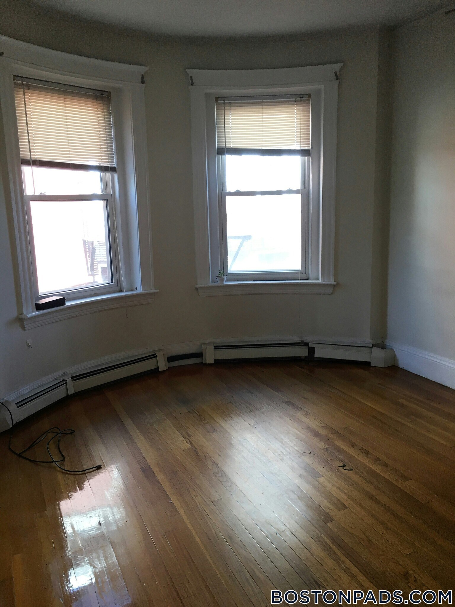 Building Photo - 208 Winthrop Rd