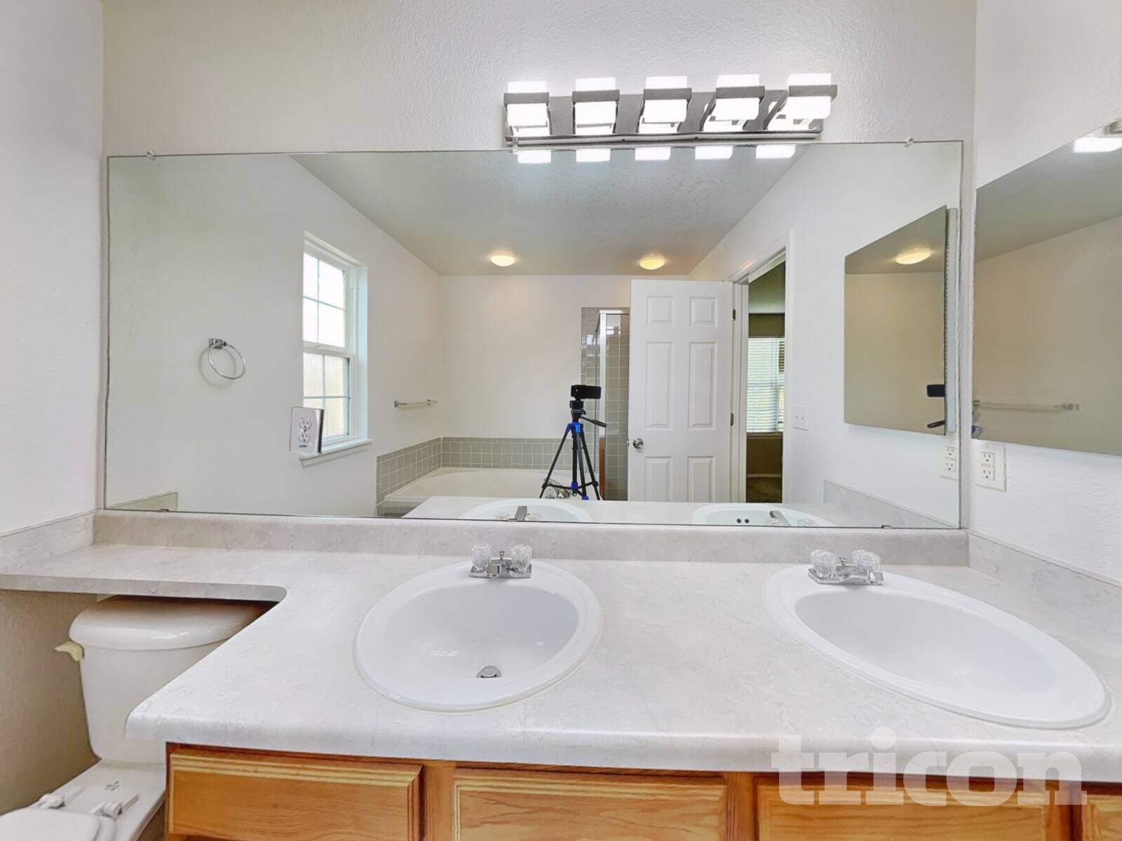 Building Photo - 4843 S Liverpool Cir