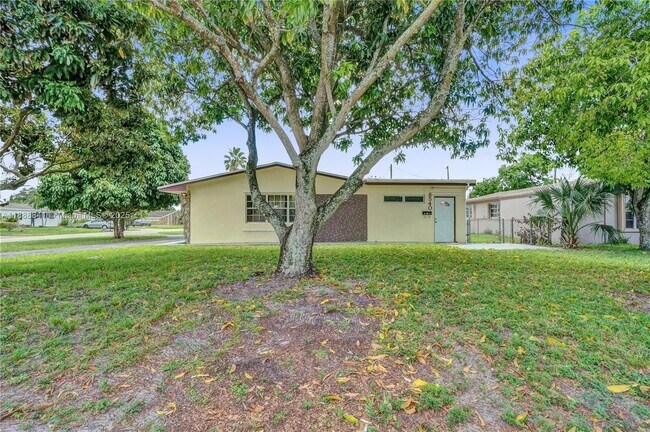 Building Photo - 6540 McKinley St