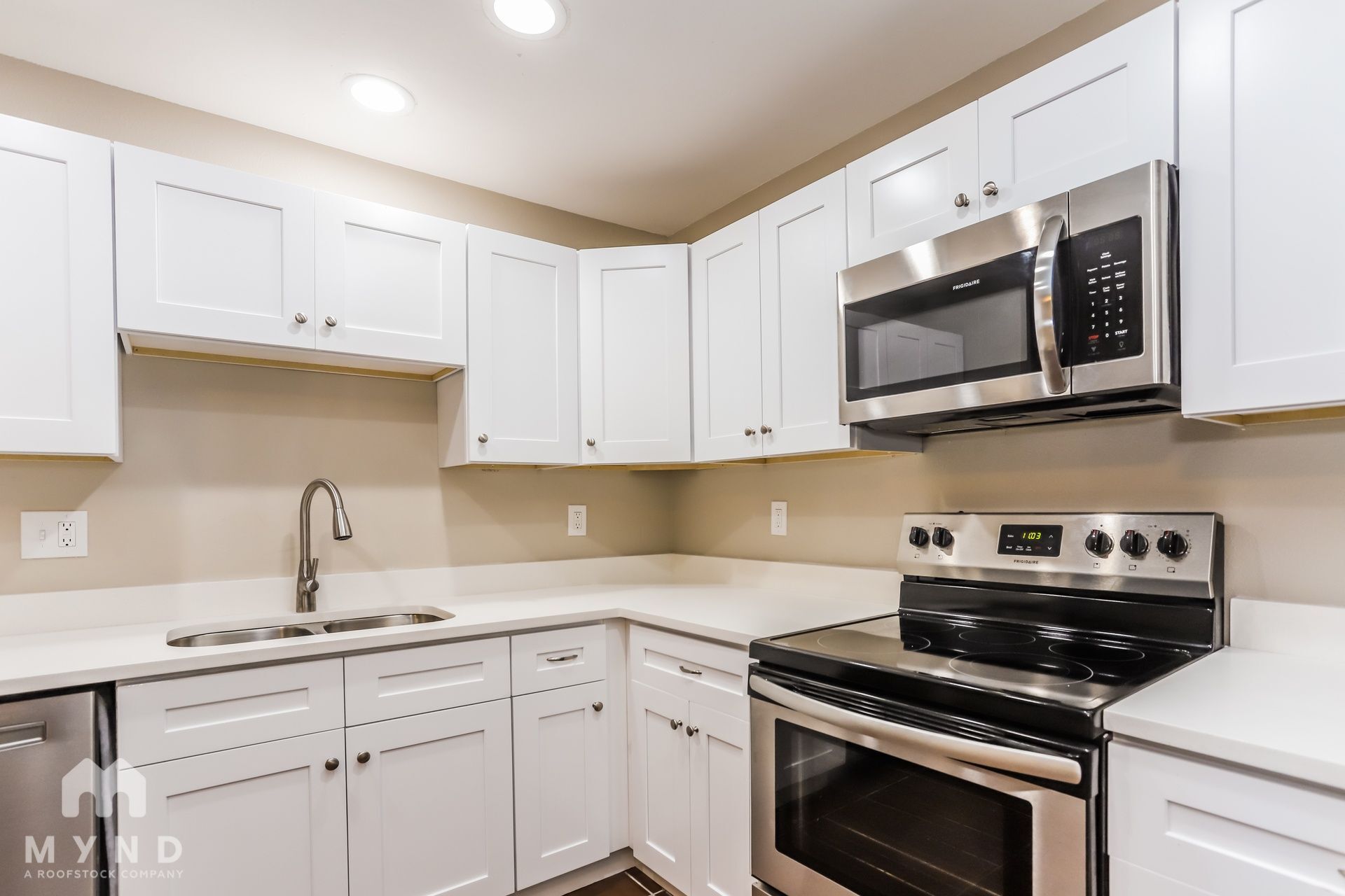 Building Photo - 6119 Sand Key Ln