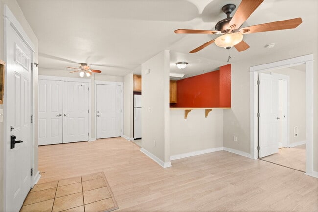 Building Photo - 2221 McCall Dr