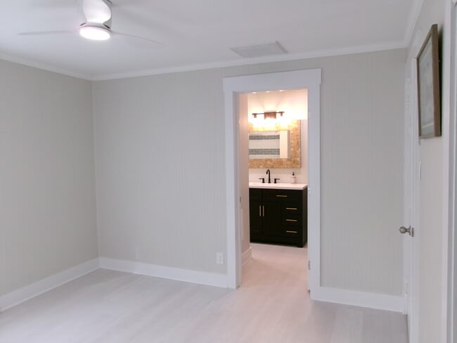 Building Photo - 3 Talbot Ave