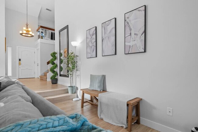 Building Photo - 9737 Benavente Pl