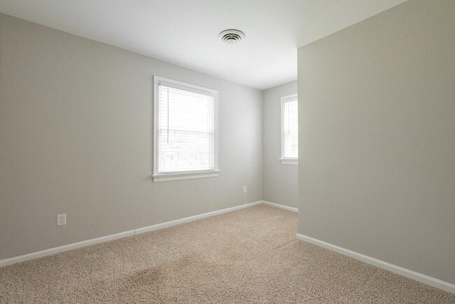 Building Photo - 1041 Warminster Dr