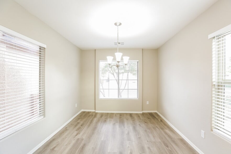 Building Photo - 1607 W Nancy Ln