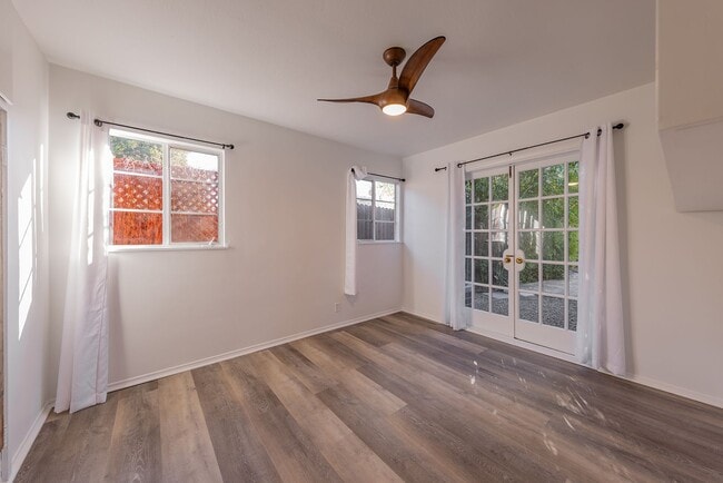 Building Photo - Prime Ojai Location!