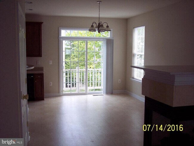 Building Photo - 731 Chevington Ct