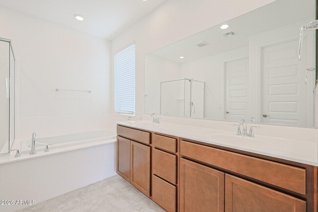 Building Photo - 14746 W Smoketree Dr