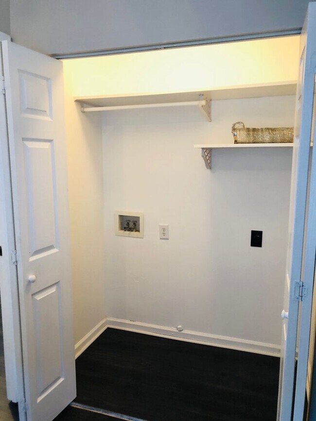 Building Photo - Close to Downtown Greer - this is a Fantastic 2 Bedroom, 2.5 Bathroom end unit condo that offers ...