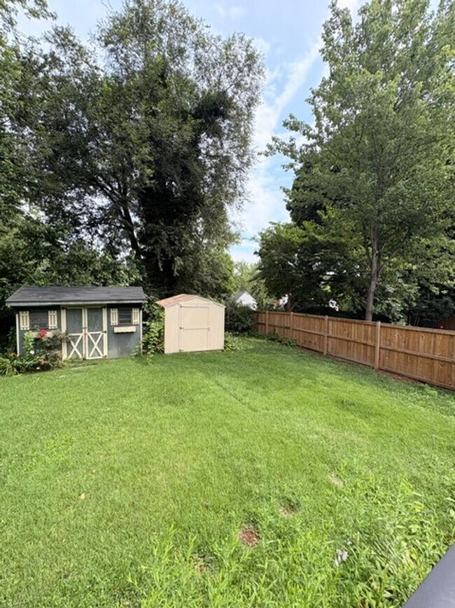 Building Photo - 13520 Grenoble Dr