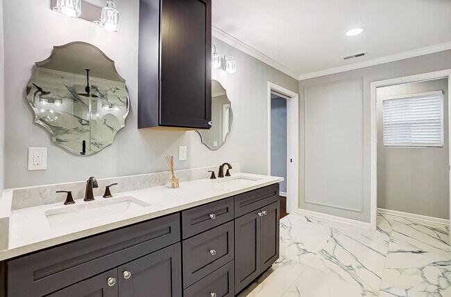 Building Photo - (Coming Soon) Beautiful Remodeled  Home in Historic Wilmore.