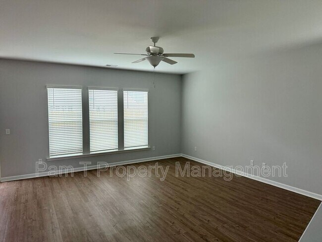 Building Photo - 103 Peabody St