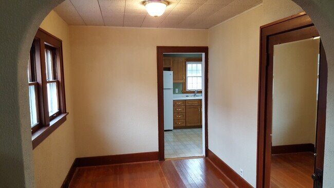 Building Photo - 807 3rd Ave NW