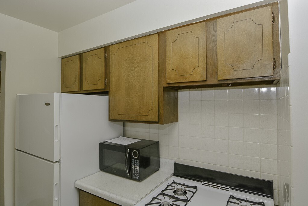 Building Photo - 535 W Aldine Ave