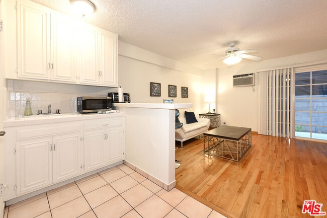 Building Photo - 3720 Vinton Ave