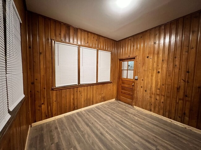 Summer Room Porch with Sunset Views - 1434 N Ridgeway Ave